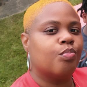 Meet your Posher, Simone